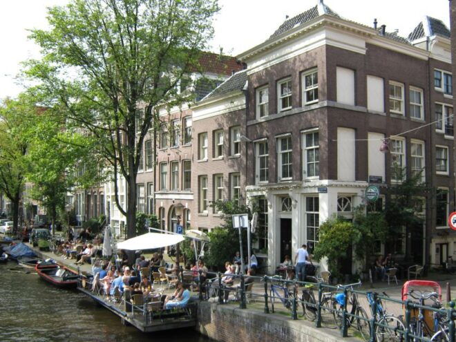 Amsterdam: Jordaan Area Private Walking Tour - Selecting Participants and Date