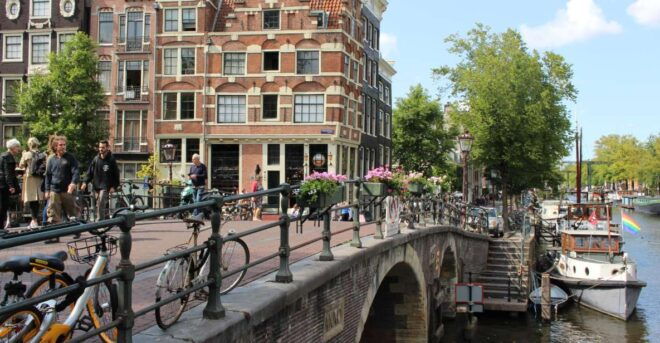 Amsterdam: Jordaan Area Walking Tour - Meeting Point and Important Information