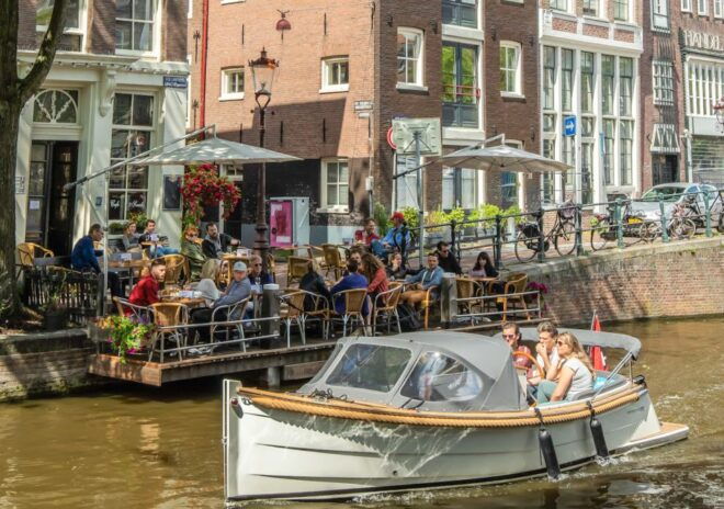 Amsterdam: Jordaan District Tour Mit Einem Deutschen Guide - Customer Reviews and Ratings