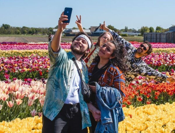 Amsterdam: Keukenhof Gardens Guided Tour & Tulip Experience - Directions