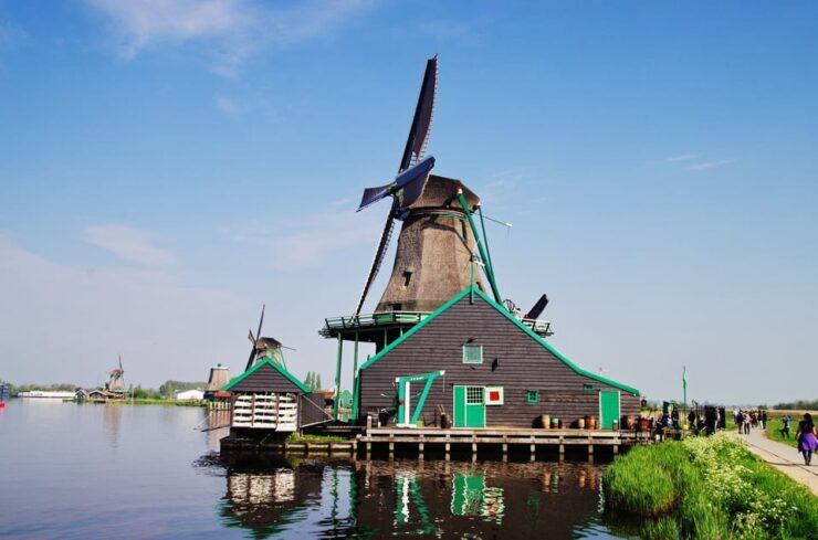 Amsterdam: Keukenhof, Zaanse Schans, and Rotterdam Day Tour - Highlights of Keukenhof Gardens