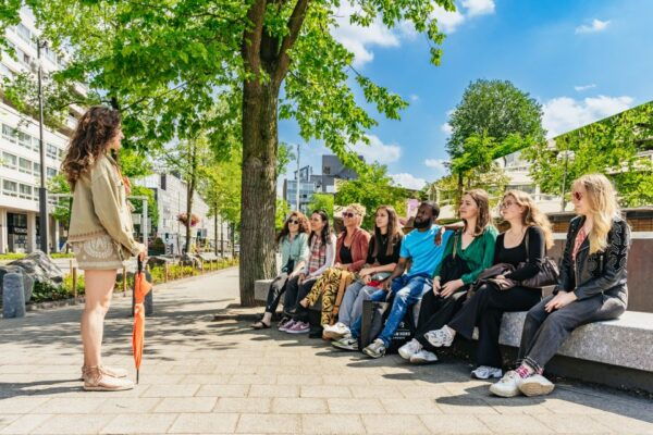 Amsterdam: Life of Anne Frank and World War II Walking Tour - Expert Guides