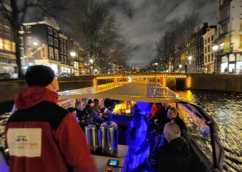 AMSTERDAM LIGHT FESTIVAL: #1 CANAL CRUISE INCL. DRINKS - An Enjoyable, Well-Rounded Experience