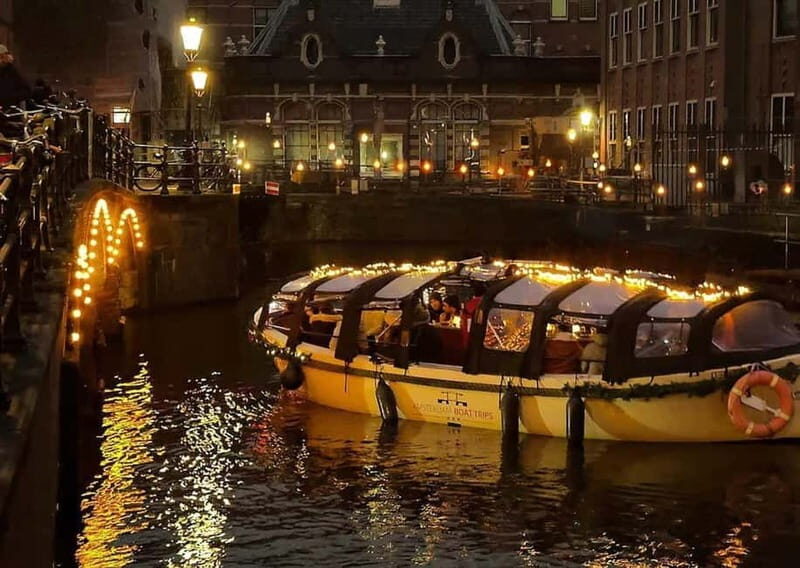 AMSTERDAM LIGHT FESTIVAL: #1 CANAL CRUISE INCL. DRINKS - The Sum Up