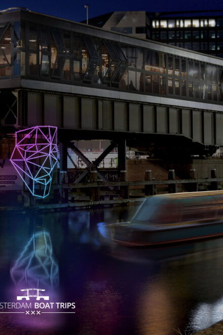 Amsterdam: Light Festival Cruise With Open Bar & Mulled Wine - Explore the Amsterdam Light Festival
