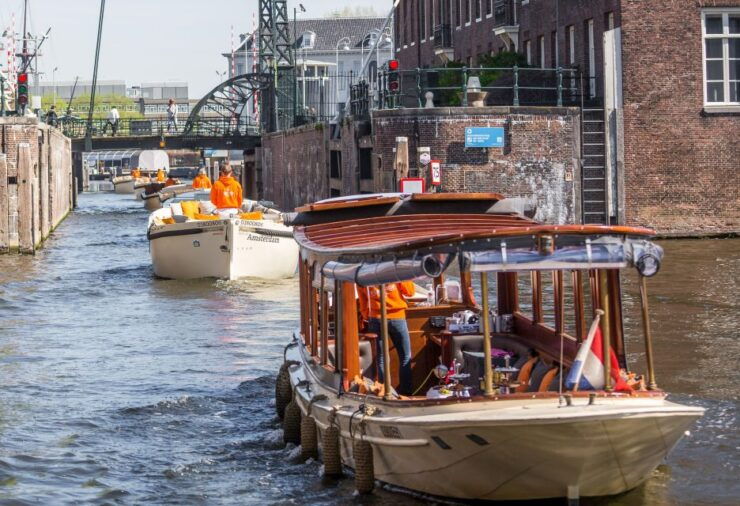 Amsterdam: Luxury Boat Canal Cruise With Onboard Bar - Activity Details