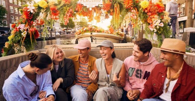 Amsterdam: Luxury Canal Cruise on Authentic Flowerboat - Insights Into Amsterdams Rich Heritage