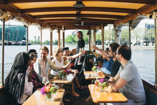 Amsterdam: Luxury Cheese & Wine Cruise With Unlimited Drinks - Positive Customer Reviews and Ratings