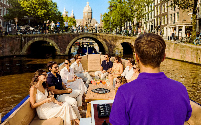Amsterdam Luxury Cruise Tour with Cocktail Option - At a glance