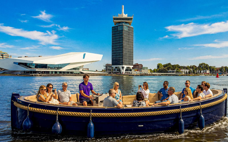 Amsterdam Luxury Cruise Tour with Cocktail Option - Plan for the meeting point and weather