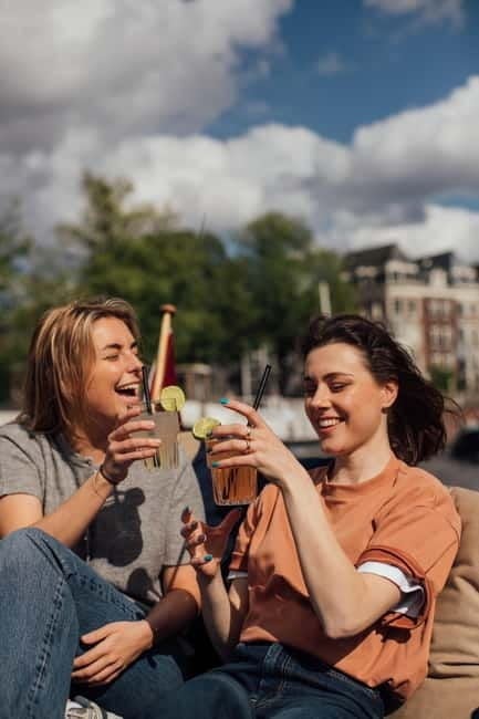 Amsterdam: Luxury Cruise Unlimited Cocktails & Snacks Option - Who Should Book This Cruise?