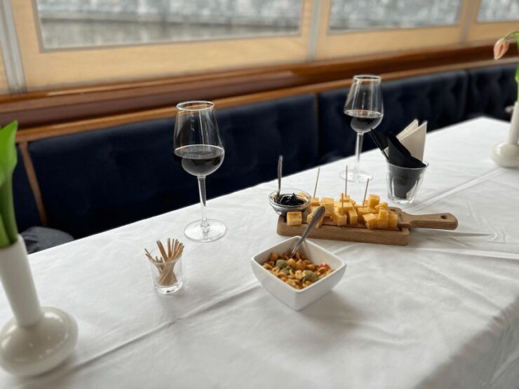 Amsterdam: Luxury Light Festival Canal Cruise With Drinks - Activity Details