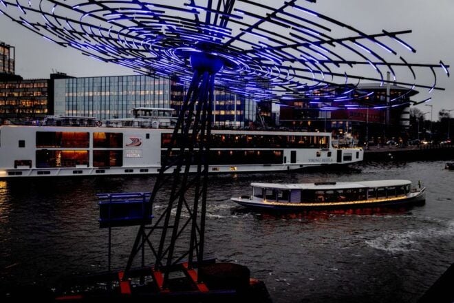Amsterdam: Luxury Light Festival Canal Cruise With Drinks - Full Description
