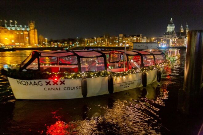 Amsterdam: Luxury Light Festival Cruise With Optional Drinks - Inclusions