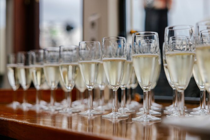 Amsterdam Luxury Oysters & Bubble'S Cruise With Unlimited Drinks - Frequently Asked Questions