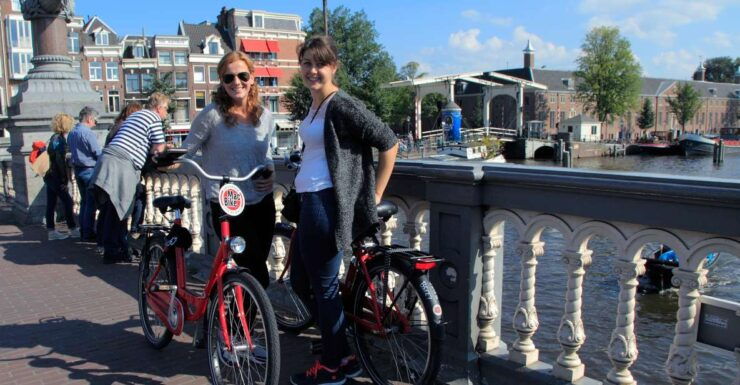 Amsterdam: MACBIKE & Nightclubs Admission Combo W/ Taxi - MacBike Experience