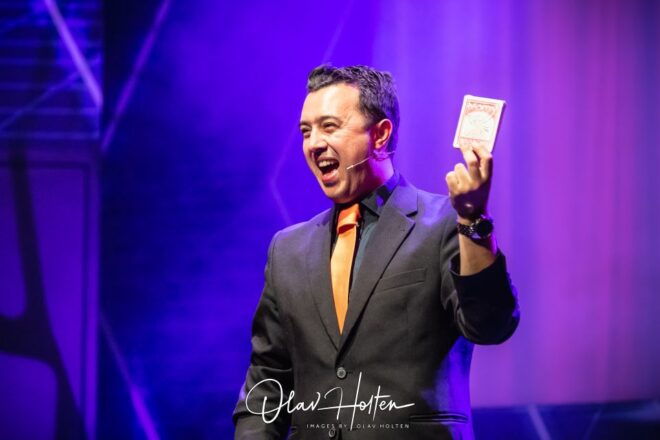 Amsterdam: Magic Show - Inclusions