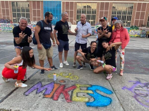 Amsterdam: Mikes Urban Bike Tour, Graffiti & Magnet Fishing - Exploring 17th-Century Harbor