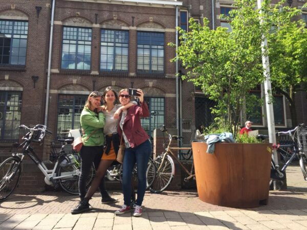 Amsterdam: Murder Mystery Game on WhatsApp With Remote Guide - Common Questions