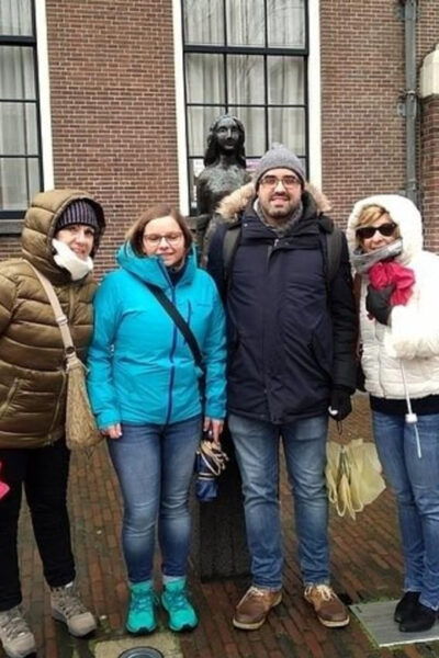 Amsterdam: Must-See Attractions Guided Walking Tour - Tour Accessibility and Options
