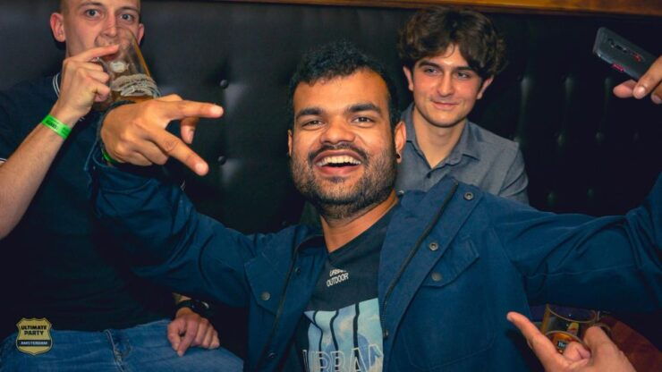 Amsterdam: New Year's Pub Crawl With Drinks and Club Entry - Experience