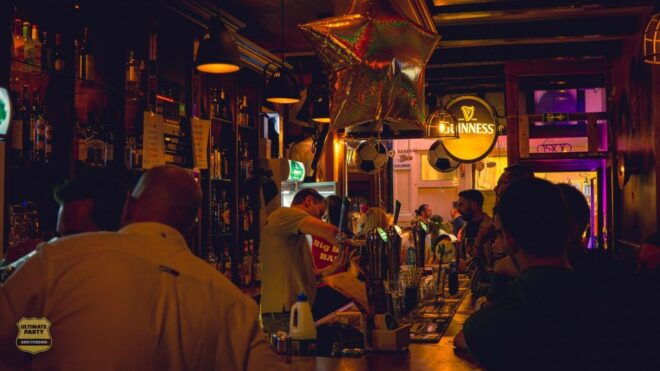 Amsterdam: New Year's Pub Crawl With Drinks and Club Entry - Highlights