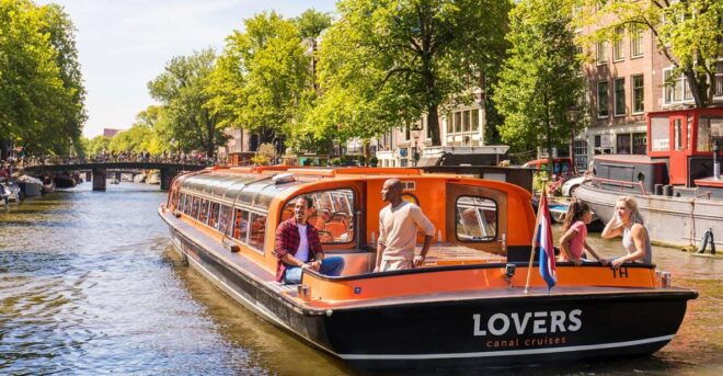 Amsterdam: Nightlife & Canal Cruise Ticket - Canal Cruise Experience