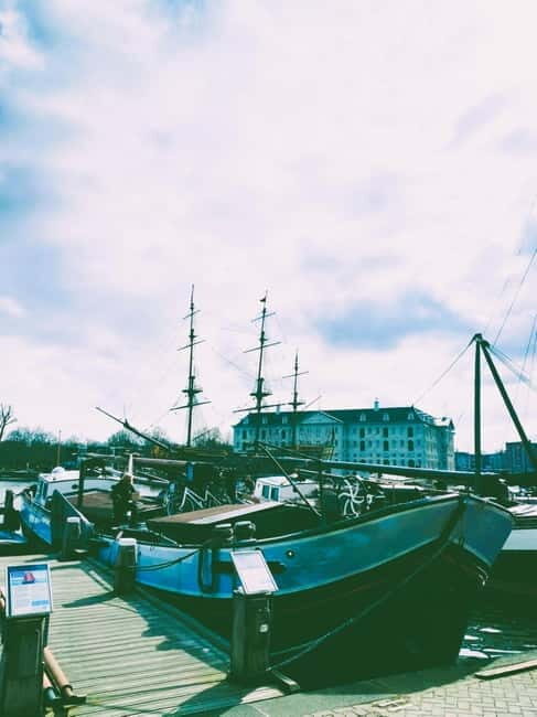 Amsterdam: Off the Beaten Path Bike Tour in French - The Sum Up