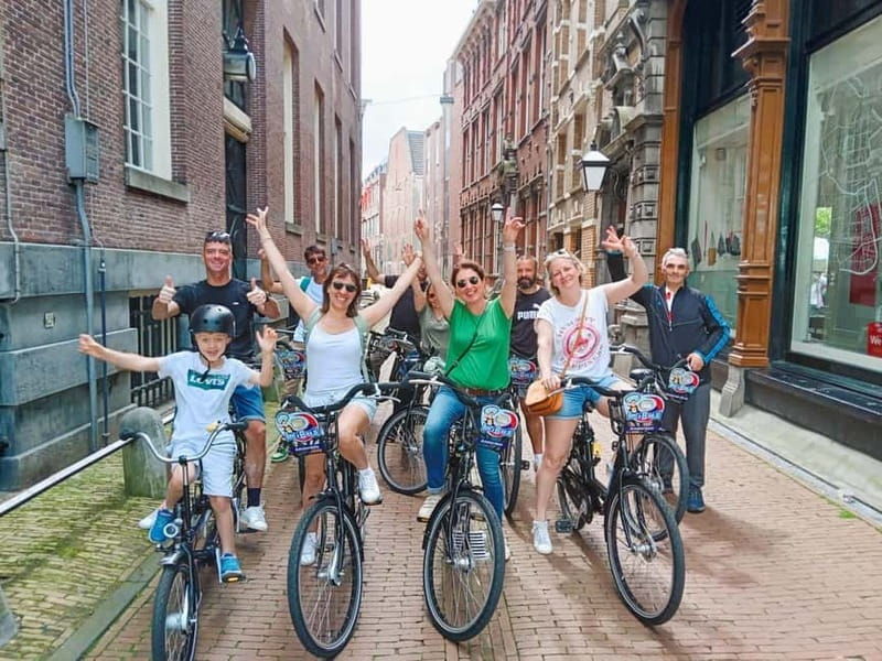 Amsterdam: Off the Beaten Path Bike Tour in French - Detailed Breakdown of the Itinerary