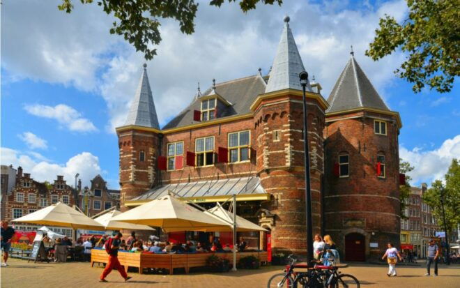 Amsterdam: Old Town Outdoor Escape Game - Full Description