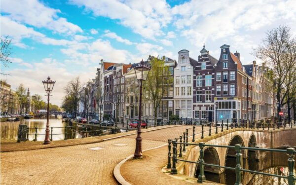 Amsterdam: Old Town Outdoor Escape Game - The Sum Up