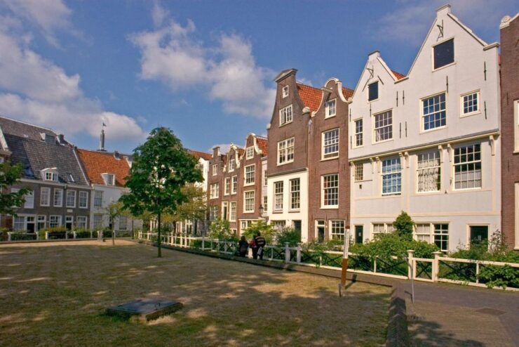 Amsterdam Old Town: Self-Guided City Walk - Discovering Amsterdams Old Town