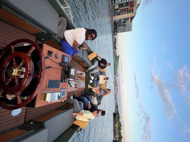 Amsterdam: Open Boat Canal Cruise - Experience