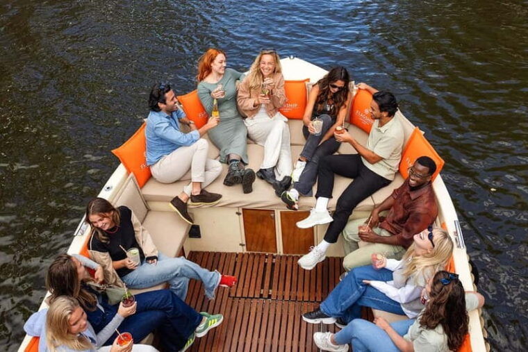 Amsterdam: Open Boat Cruise option Unlimited Drinks & Bite - The Guides and Staff: Making It Memorable
