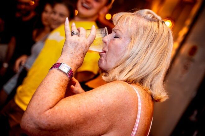 Amsterdam: Original Pub Crawl Party With VIP Entrance - Inclusions