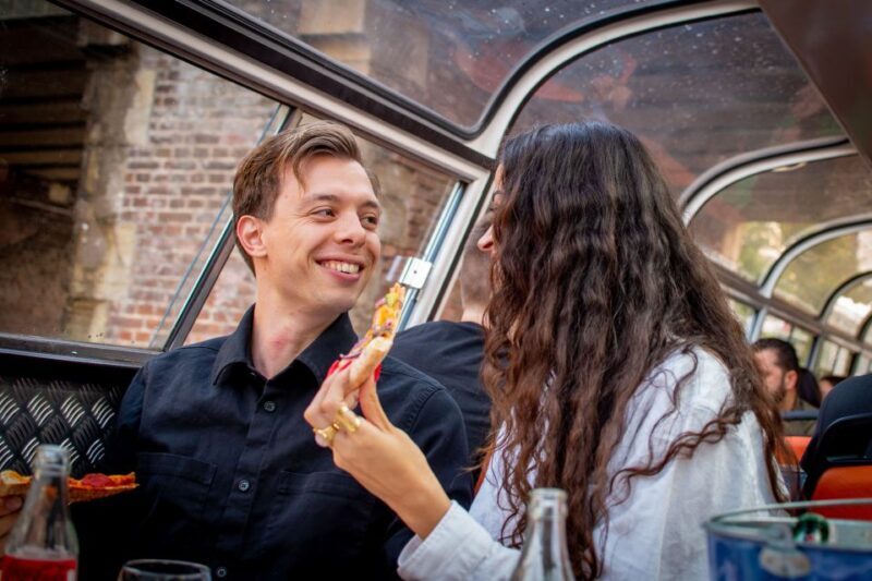 Amsterdam: Pizza Cruise with New York Pizza & Drinks - The Social and Entertainment Aspect