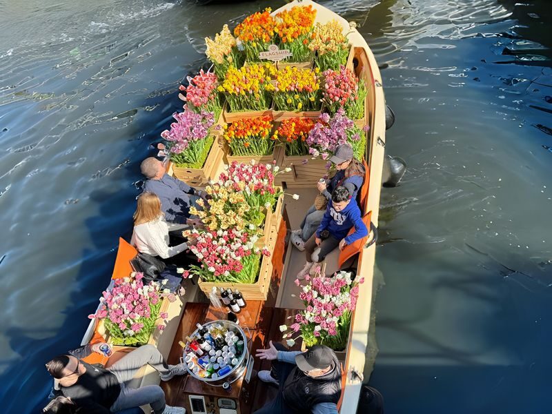 Amsterdam: Premium Tulip Boat Canal Tour - Is the price worth it?
