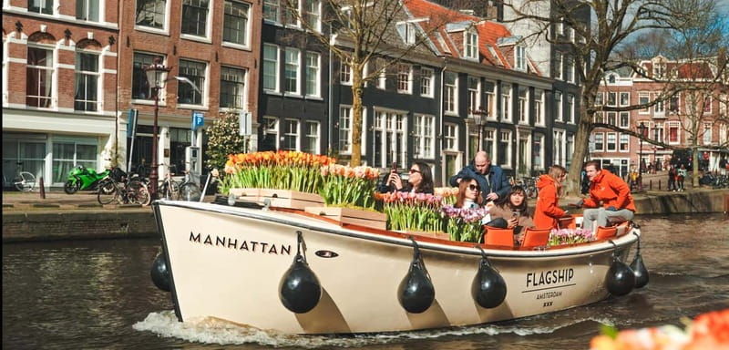Amsterdam: Premium Tulip Boat Canal Tour - Good To Know