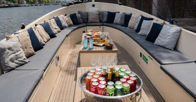 Amsterdam: Private Canal Booze Cruise With Open Bar - Meeting Point and Boarding Assistance