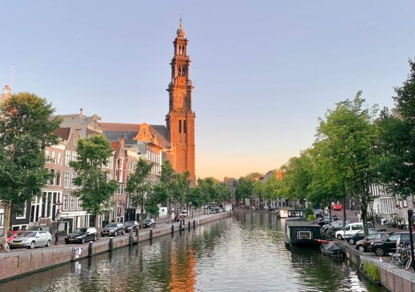 Amsterdam: Private Canal Cruise in German + Unlimited Drinks - What to Expect on the Cruise