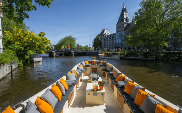 Amsterdam: Private Canal Cruise in German + Unlimited Drinks - Frequently Asked Questions
