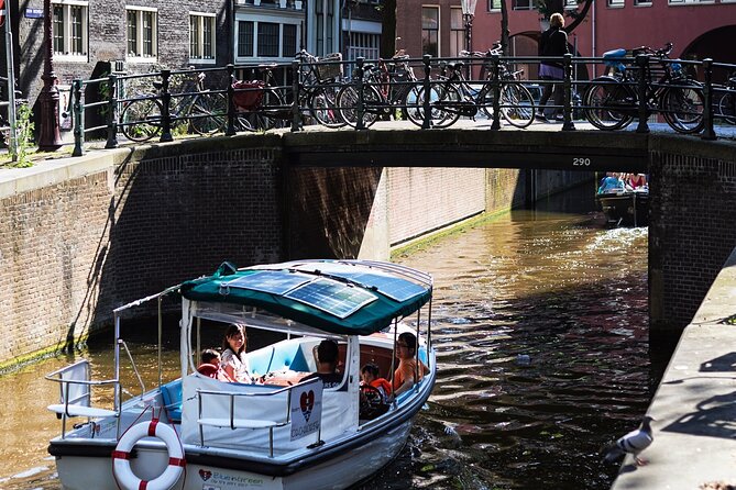 Amsterdam Private Canal Cruise With Live Guide and Drinks - Tour Highlights and Scenic Views