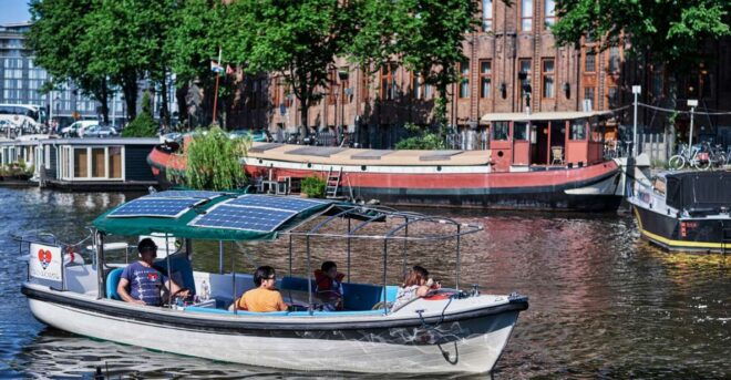 Amsterdam: Private Canal Tour - Amenities and Recommendations