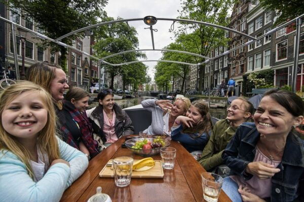 Amsterdam: Private Canal Tour - Logistics and Practicalities