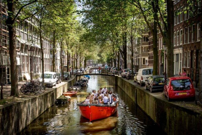 Amsterdam: Private Cruise With Drinks & Optional Snacks - Customer Reviews