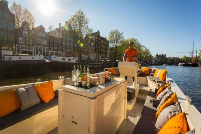 Amsterdam: Private Cruise With Drinks & Optional Snacks - Review Summary