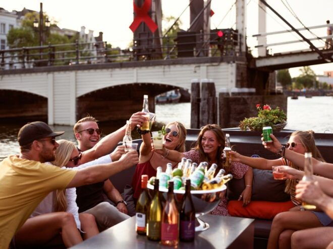 Amsterdam: Private Cruise With Drinks & Pizza or Burger - Free Cancellation