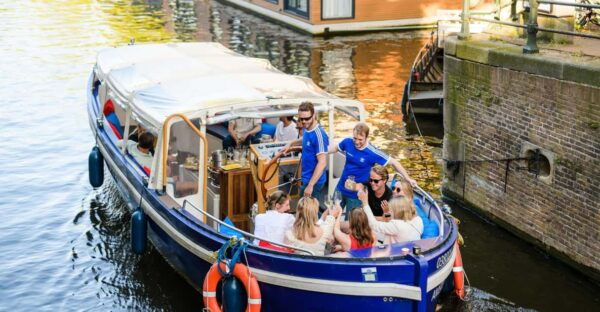 Amsterdam: Private Day Drinking Boat With Unlimited Mimosas - Convenient Meeting Point and Logistics