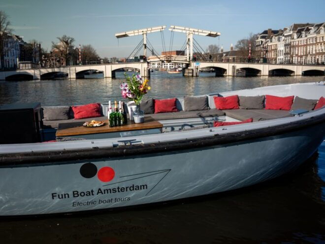 Amsterdam: Private Early-Bird Luxury Canal Cruise - Recommended Guide
