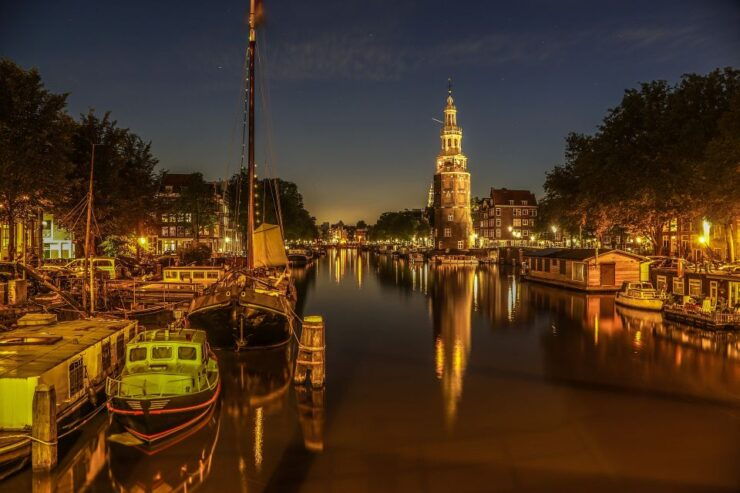 Amsterdam: Private Evening Canal Cruise With Prosecco - Activity Details